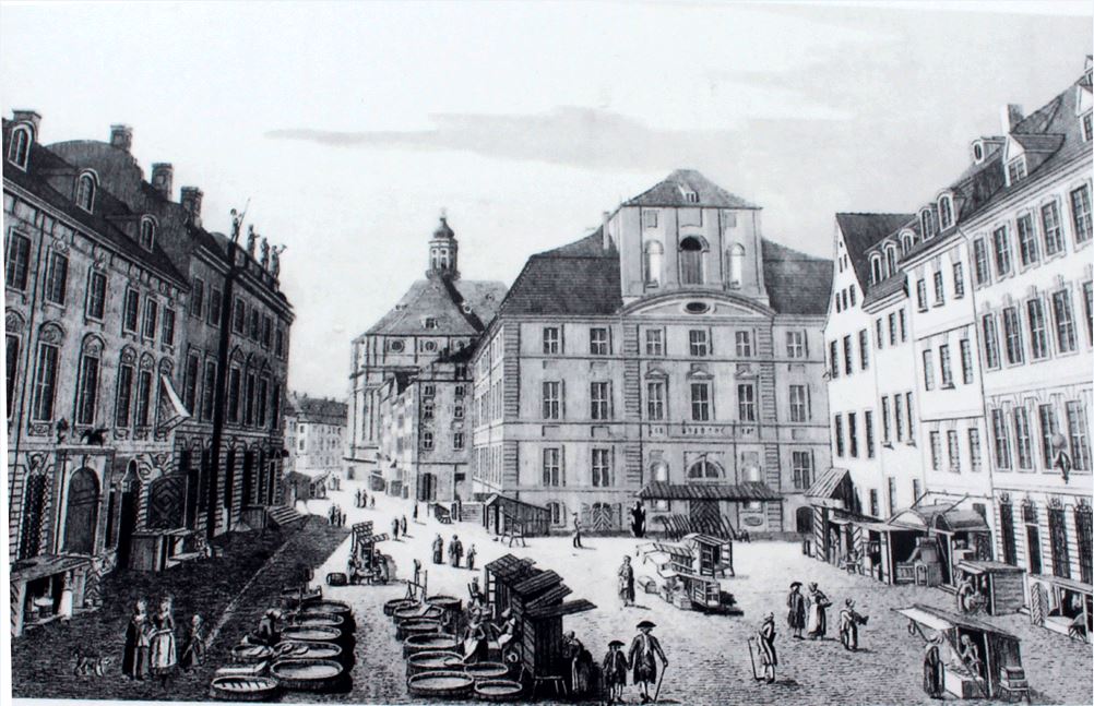 historisches Zentrum Berlin Cölln mit Rathaus im Hintergrund